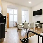 Typical 2 Charming Flat By Homeful Homes Lägenhet