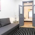 Typical 2 Charming Flat By Homeful Homes Lisboa
