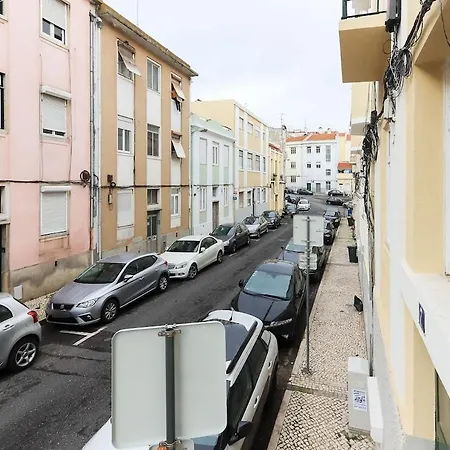 Typical 2 Charming Flat By Homeful Homes * Lisboa